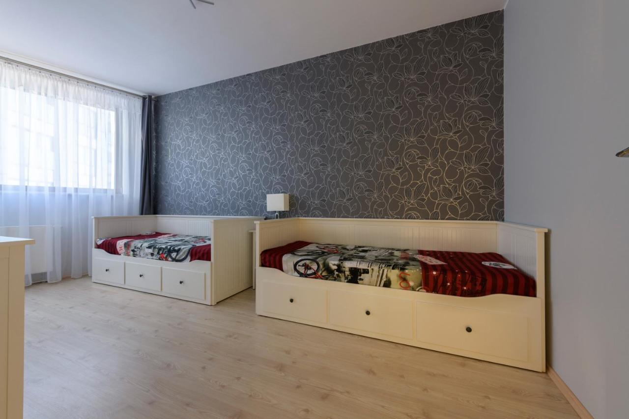 Ajk Apartament W Sea Towers Gdynia Exterior photo
